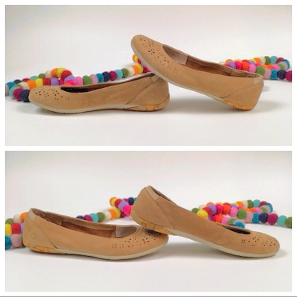 Merrell Women's Tan Ballet Flats - Picture 5 of 7
